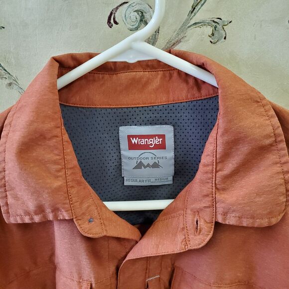 Men's Wrangler Pro Gear Western Shirt, Long Sleeve, Button Down, Size M - Picture 3 of 4